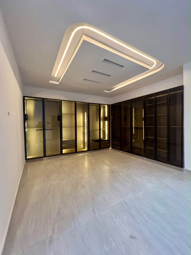 DECENTLY BUILT 5 BEDROOM FULLY DETACHED DUPLEX image 3