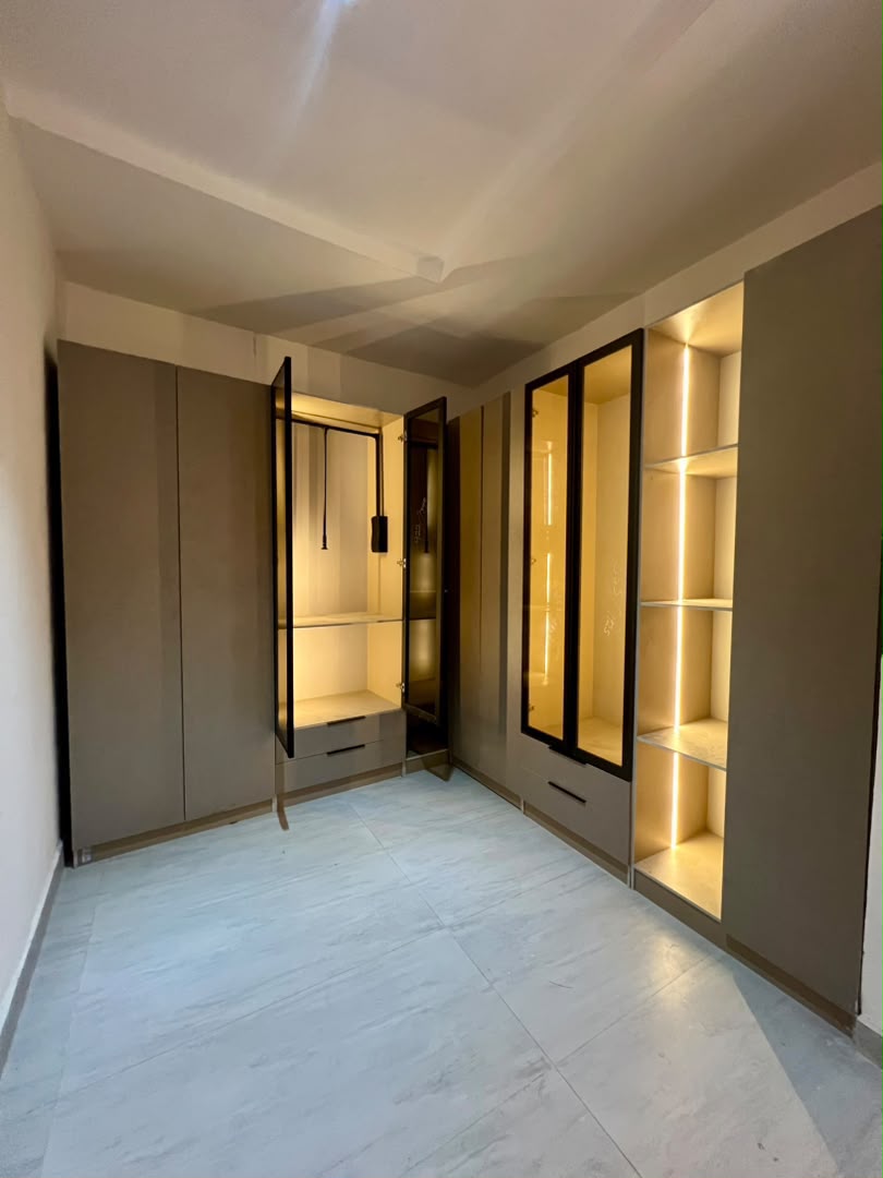 DECENTLY BUILT 5 BEDROOM FULLY DETACHED DUPLEX image 7