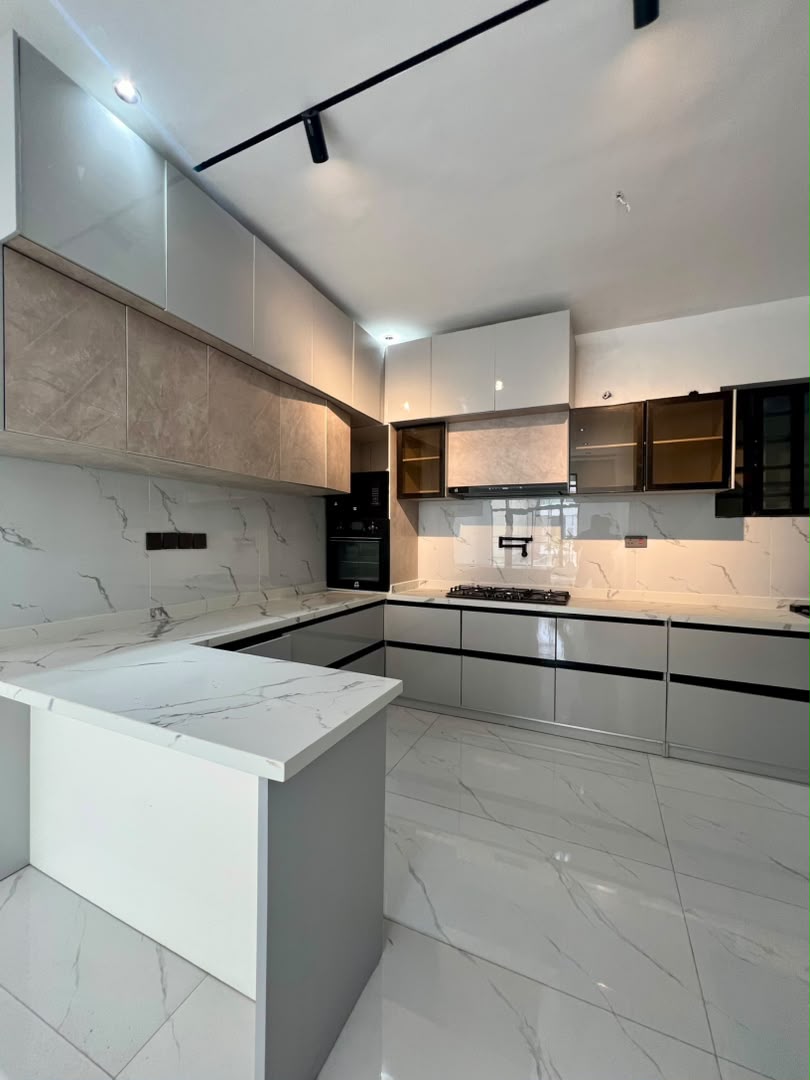 SMARTLY CARVED 1 , 2 AND 3 BEDROOM APARTMENT image 12