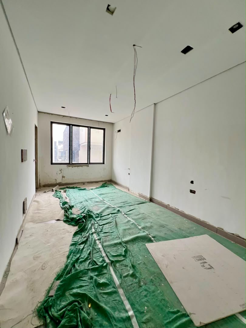 MAGNIFICENTLY BUILT 2 AND 3 BEDROOM APARTMENT image 11
