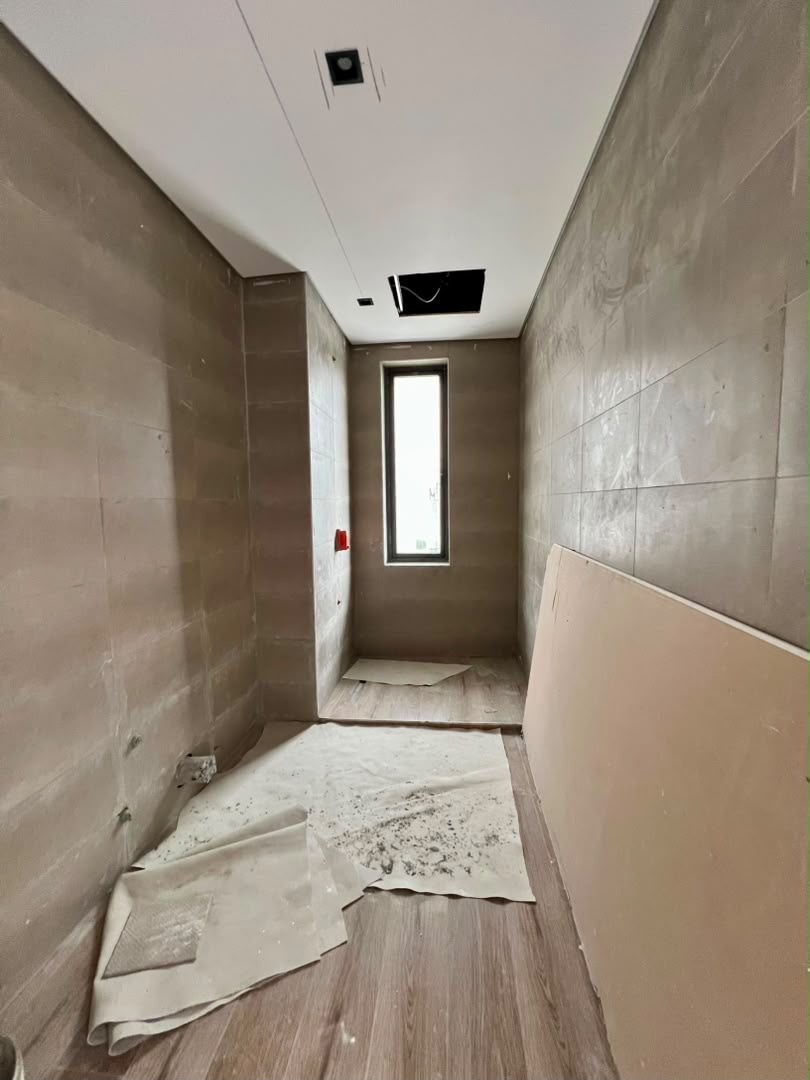 MAGNIFICENTLY BUILT 2 AND 3 BEDROOM APARTMENT image 12