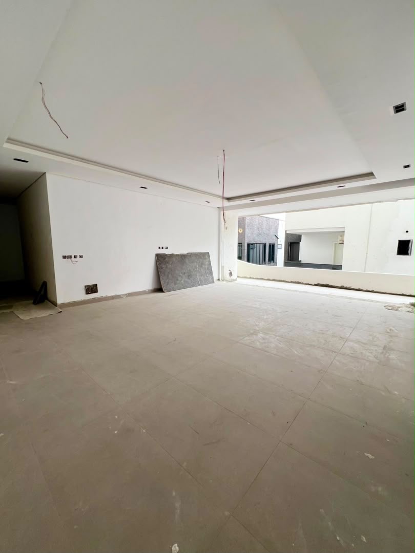 MAGNIFICENTLY BUILT 2 AND 3 BEDROOM APARTMENT image 3