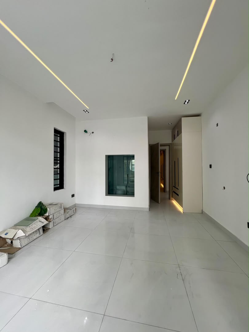 SMARTLY CARVED 1 , 2 AND 3 BEDROOM APARTMENT image 11