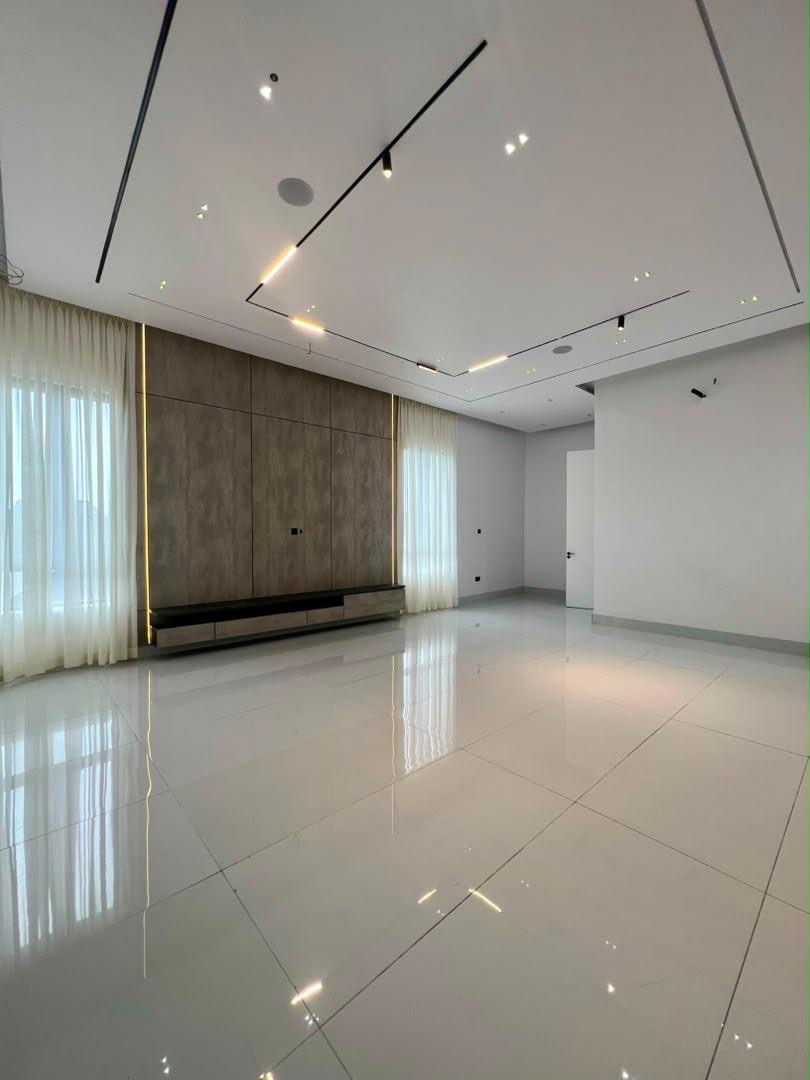 RESPLENDENTLY FINISHED FULLY DETACHED 5 BEDROOM SMART HOME image 11