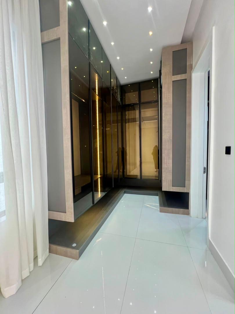 RESPLENDENTLY FINISHED FULLY DETACHED 5 BEDROOM SMART HOME image 9