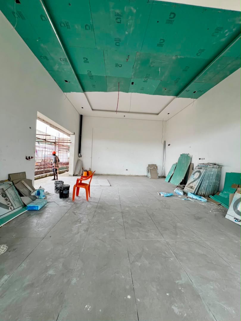 MAGNIFICENTLY BUILT 2 AND 3 BEDROOM APARTMENT image 6