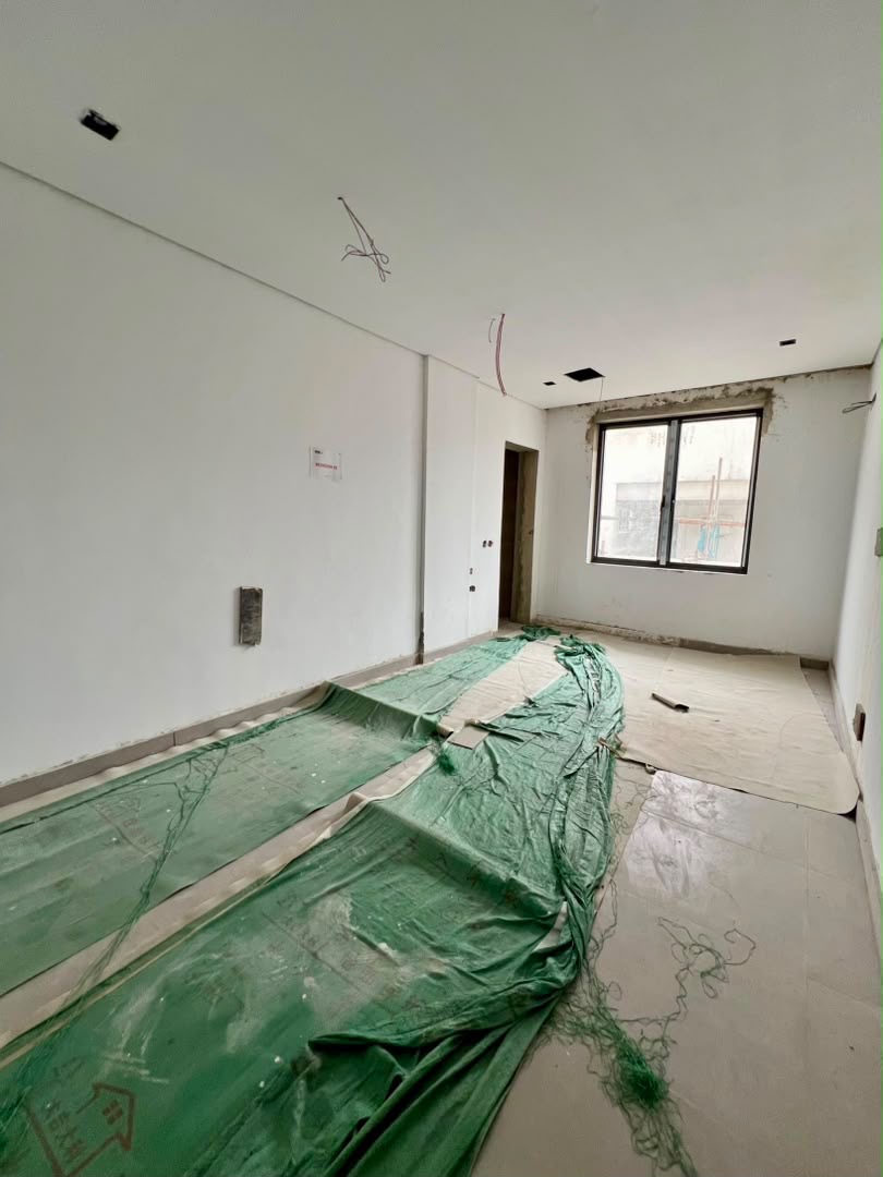 MAGNIFICENTLY BUILT 2 AND 3 BEDROOM APARTMENT image 10