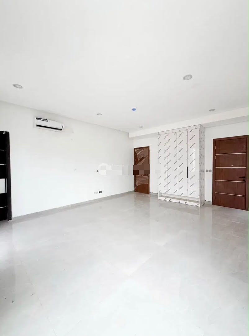 WELL STRUCTURED 6 BEDROOM image 4