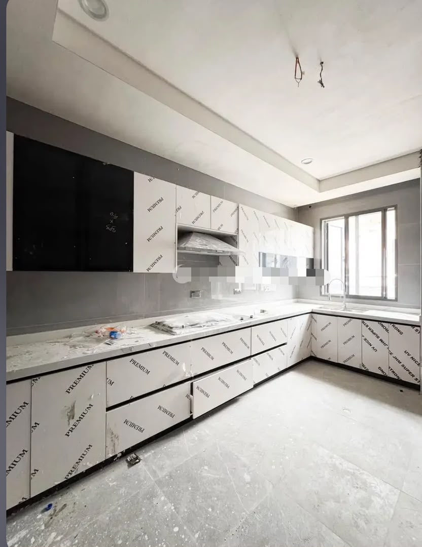WELL STRUCTURED 6 BEDROOM image 5