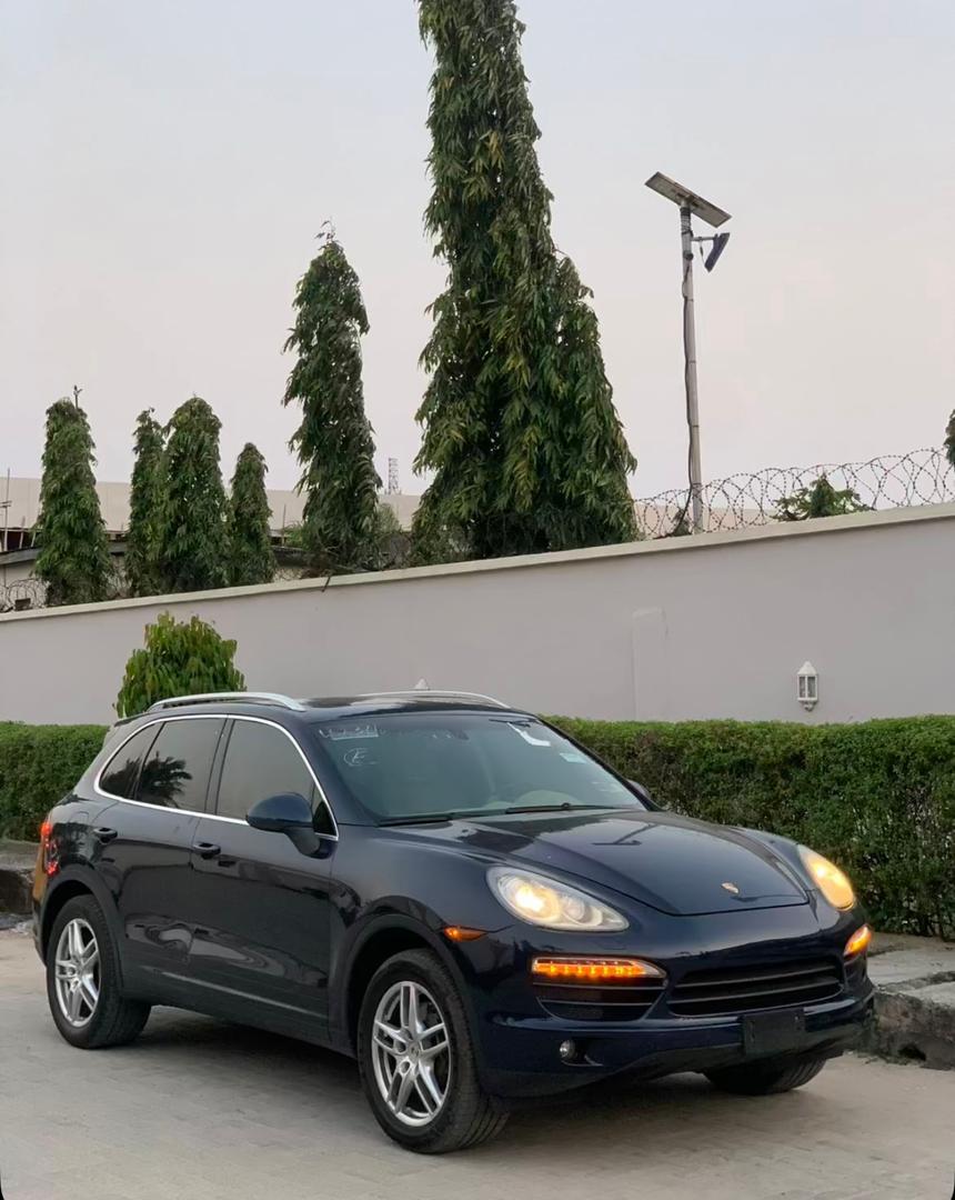 Porsche Cayenne PORSCHE (2012) image 4