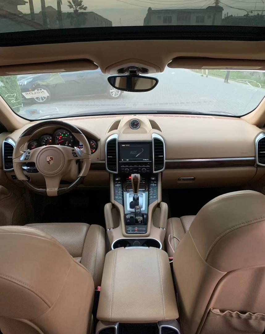 Porsche Cayenne PORSCHE (2012) image 5