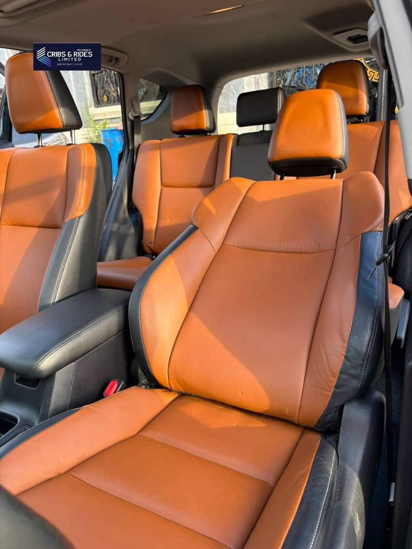 TOYOTA RAV4 (2018) image 3