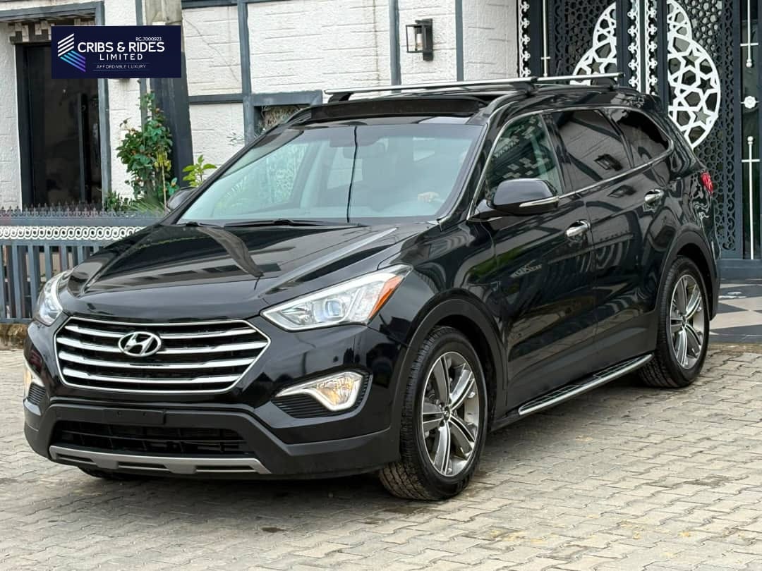 HYUNDAI Santa Fe (2016) available in Lekki